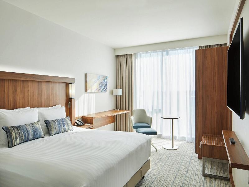 Courtyard By Marriott London Heathrow Airport image