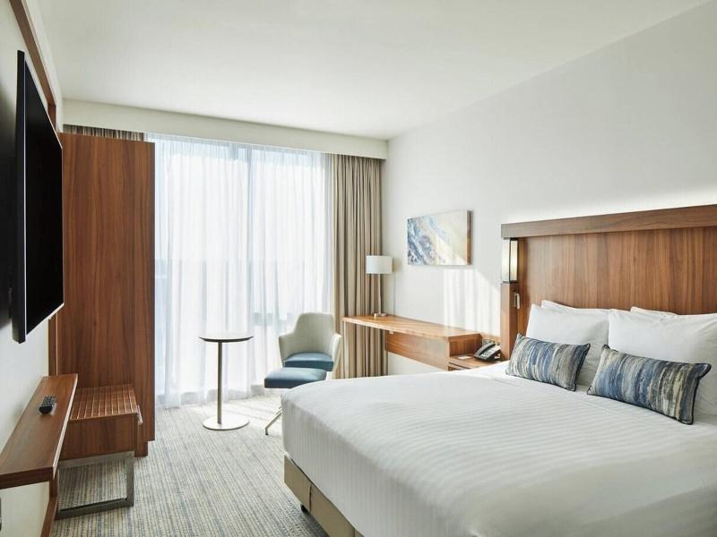 Courtyard By Marriott London Heathrow Airport image