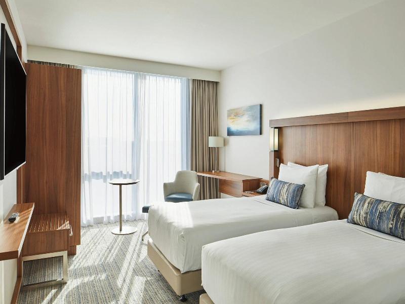 Courtyard By Marriott London Heathrow Airport image