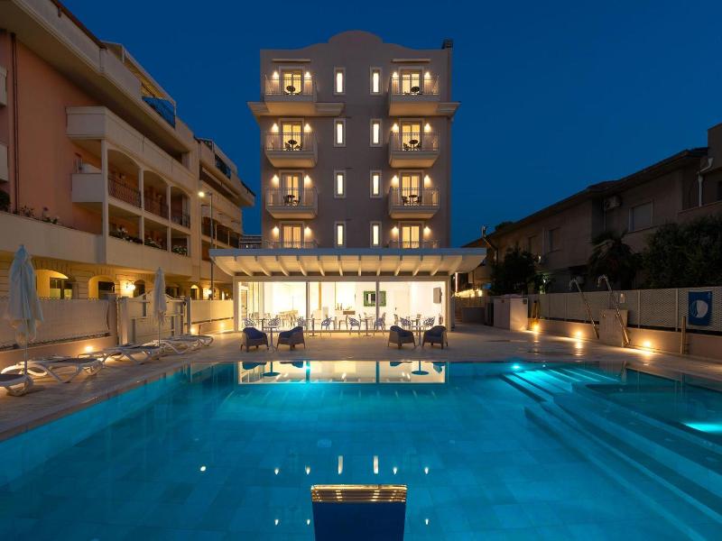 Hotel Carducci image