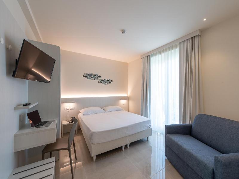 Hotel Carducci image