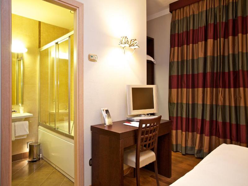Hotel Dei Vicari image