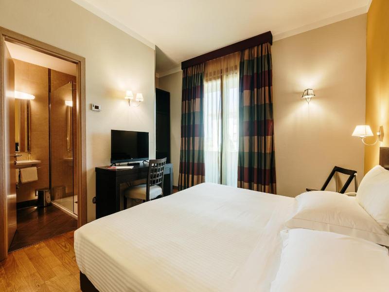 Hotel Dei Vicari image