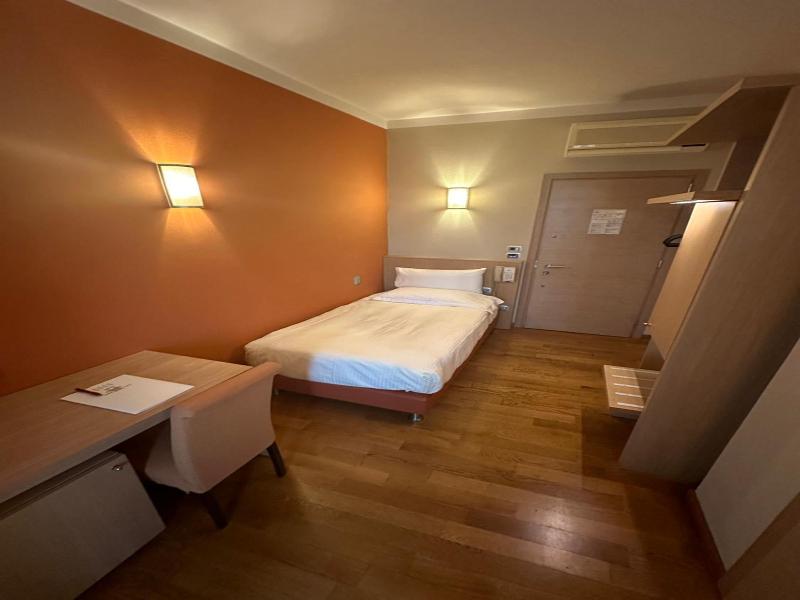 Hotel Dei Vicari image