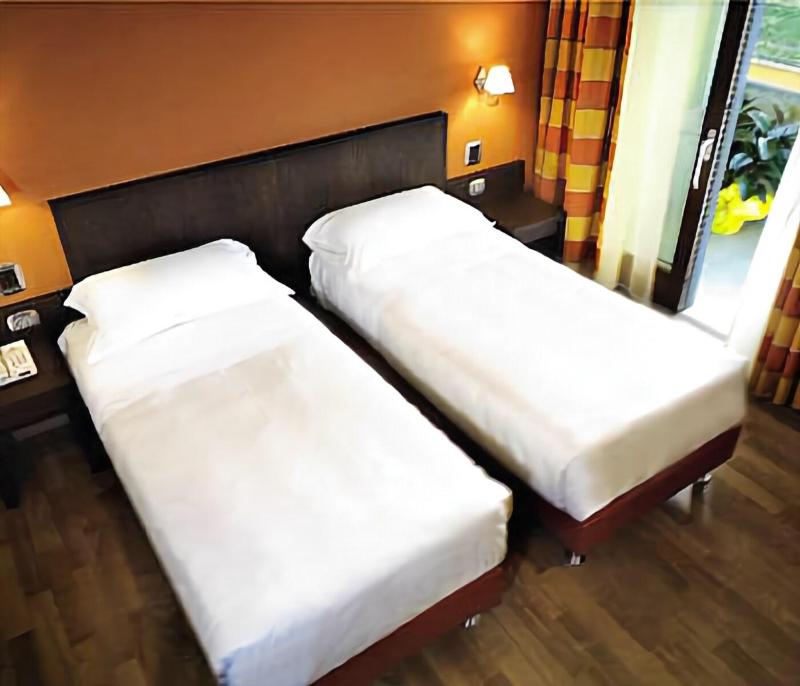 Hotel Dei Vicari image