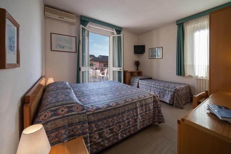 Hotel Villa Tirreno image