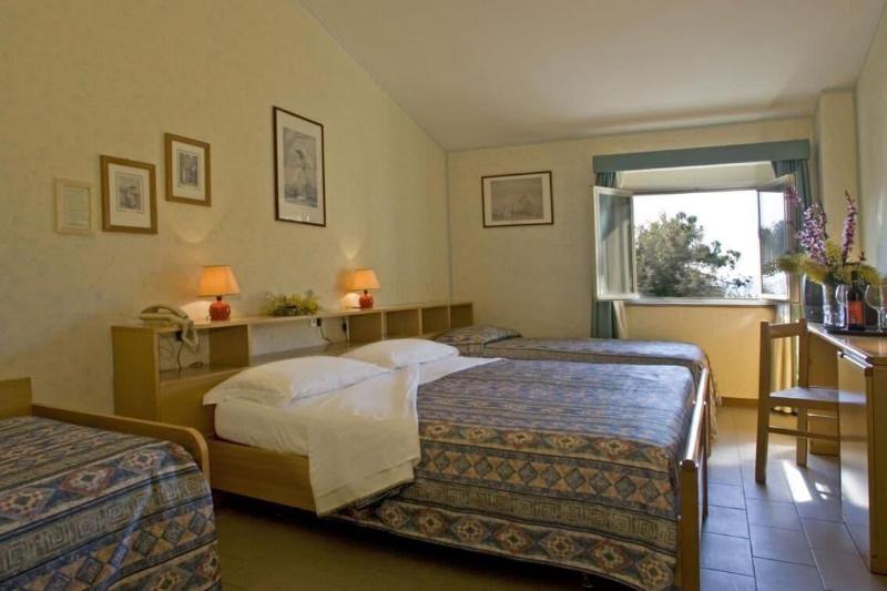 Hotel Villa Tirreno image