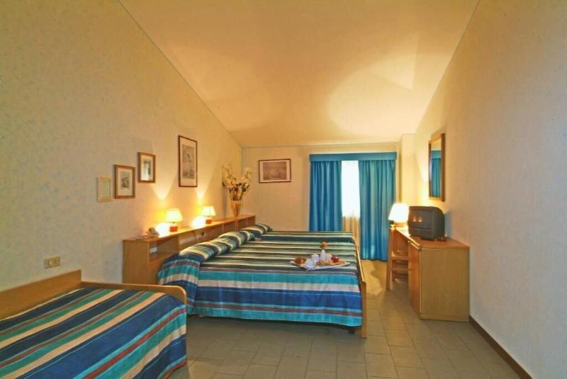 Hotel Villa Tirreno image