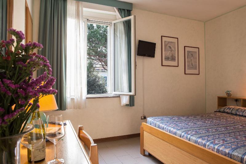 Hotel Villa Tirreno image