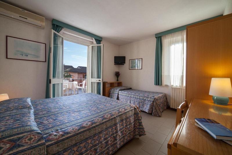 Hotel Villa Tirreno image