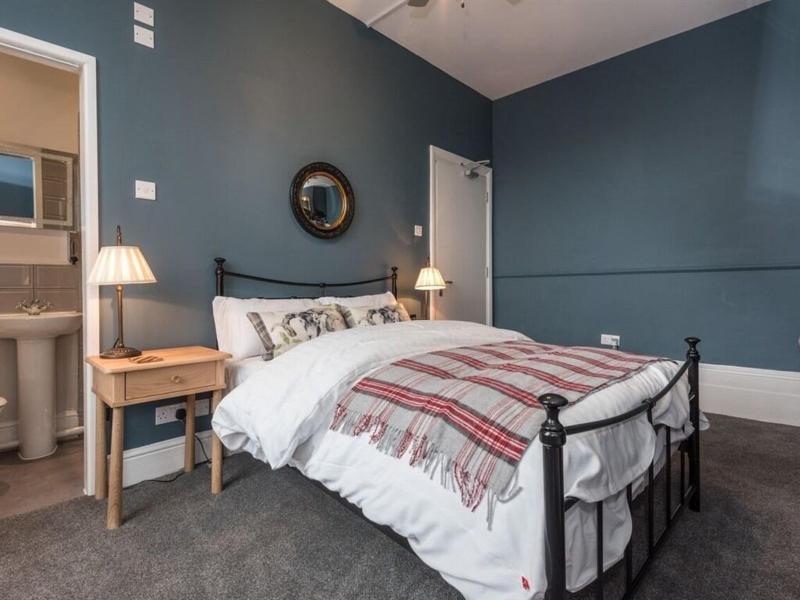 Summerfield Pub & Boutique Rooms image