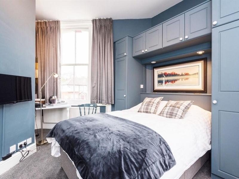 Summerfield Pub & Boutique Rooms image