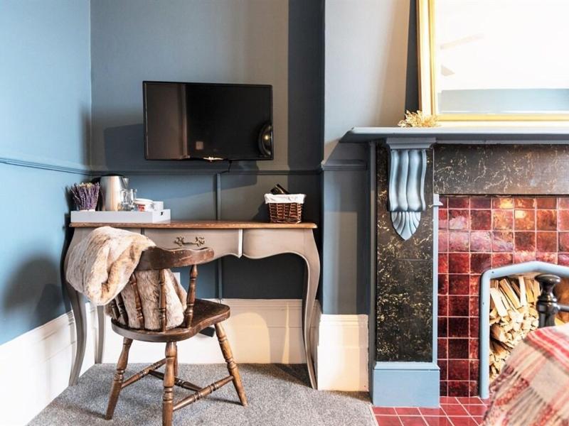 Summerfield Pub & Boutique Rooms image