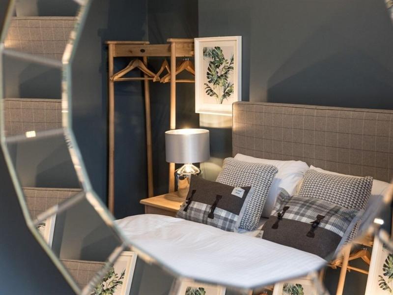 Summerfield Pub & Boutique Rooms image