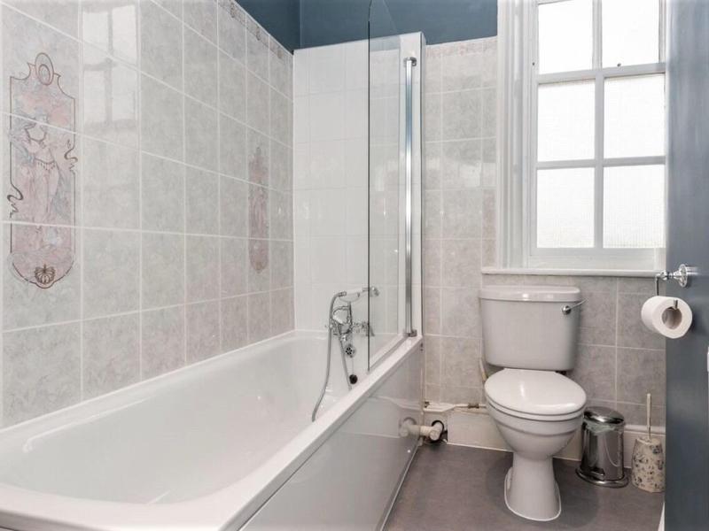Summerfield Pub & Boutique Rooms image