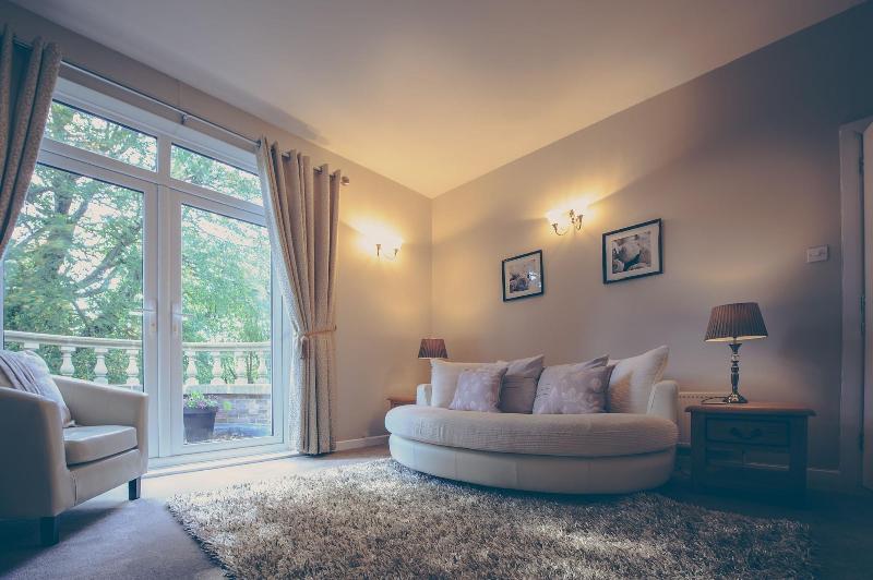 De Courceys Manor Cottages image