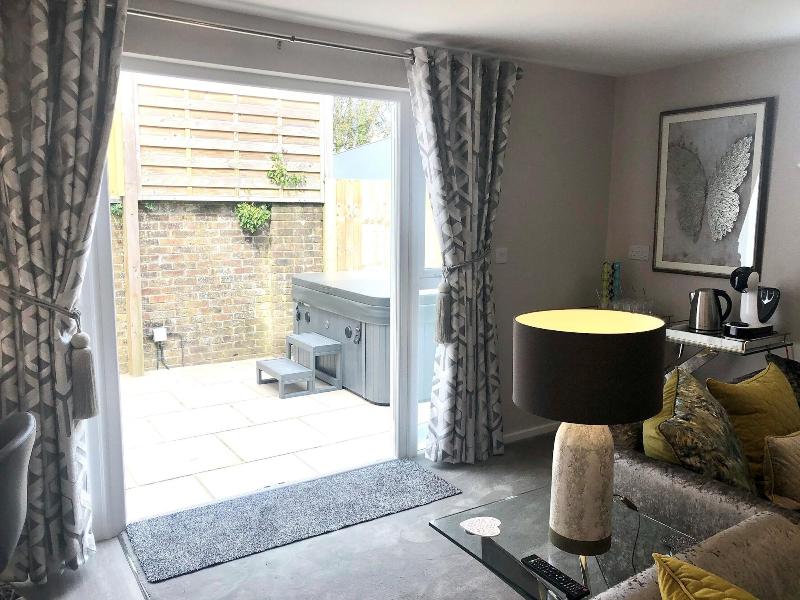 De Courceys Manor Cottages image