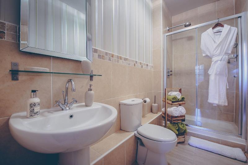 De Courceys Manor Cottages image