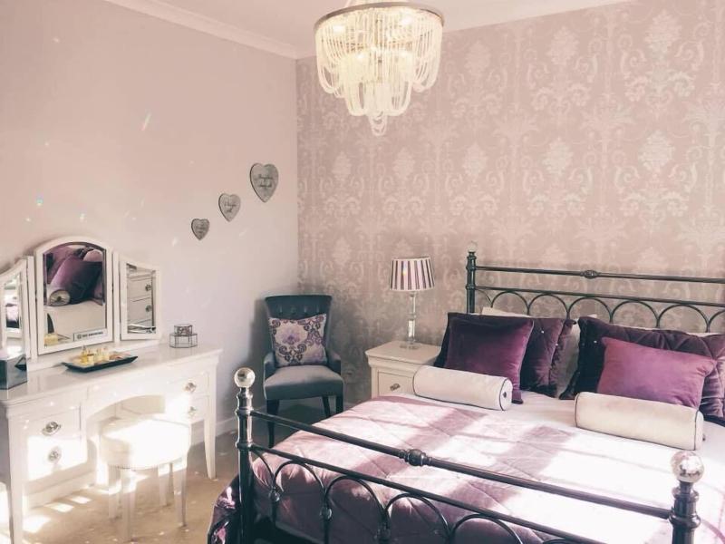 De Courceys Manor Cottages image