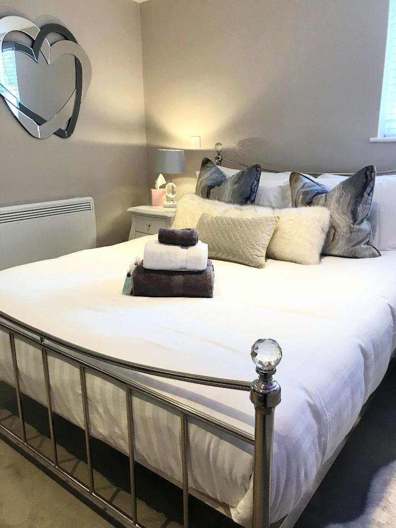 De Courceys Manor Cottages image