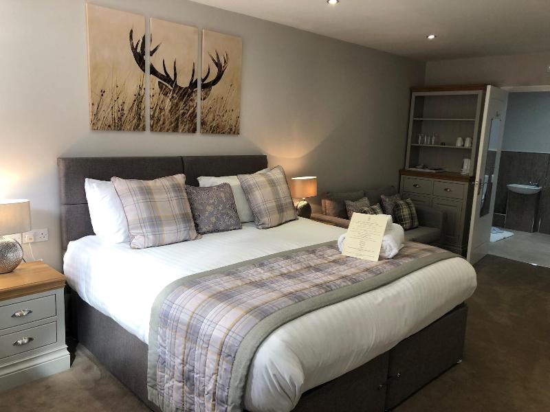 De Courceys Manor Cottages image