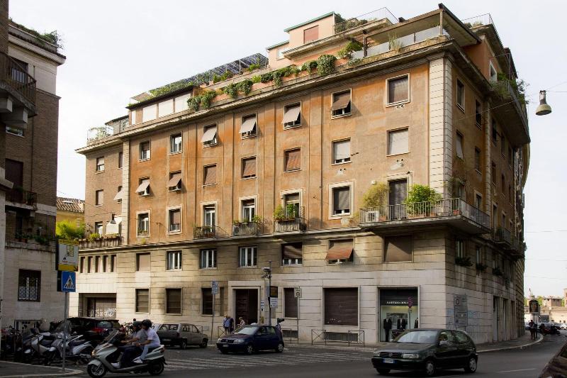 Ripense In Trastevere image