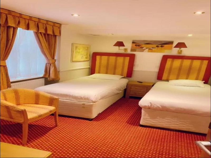 Hyde Park Radnor Hotel image