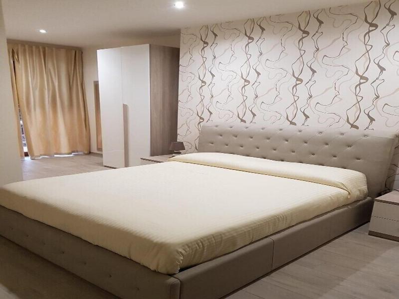 La Suite image