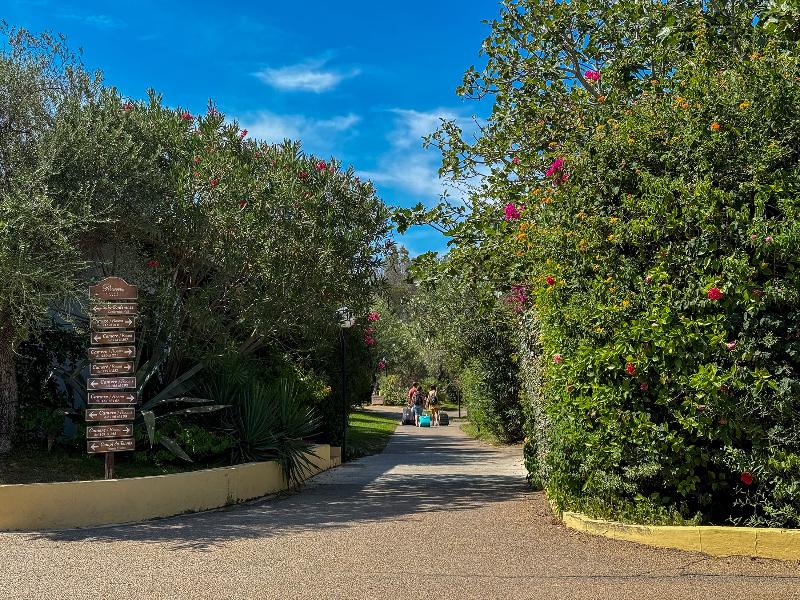 Perdepera Resort image