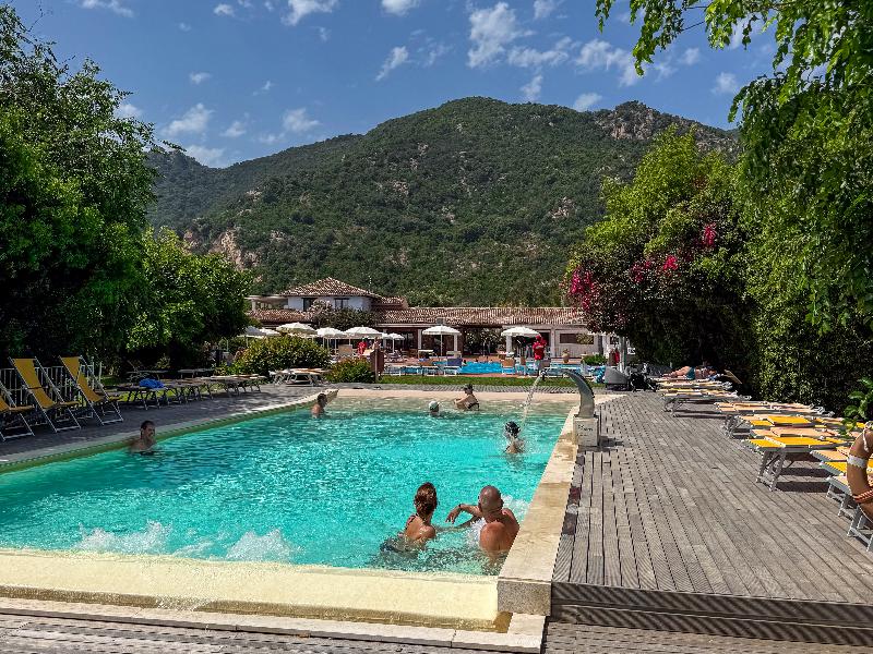 Perdepera Resort image