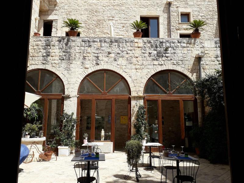 S. Martin Hotel image