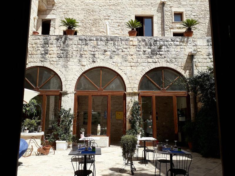 S. Martin Hotel image