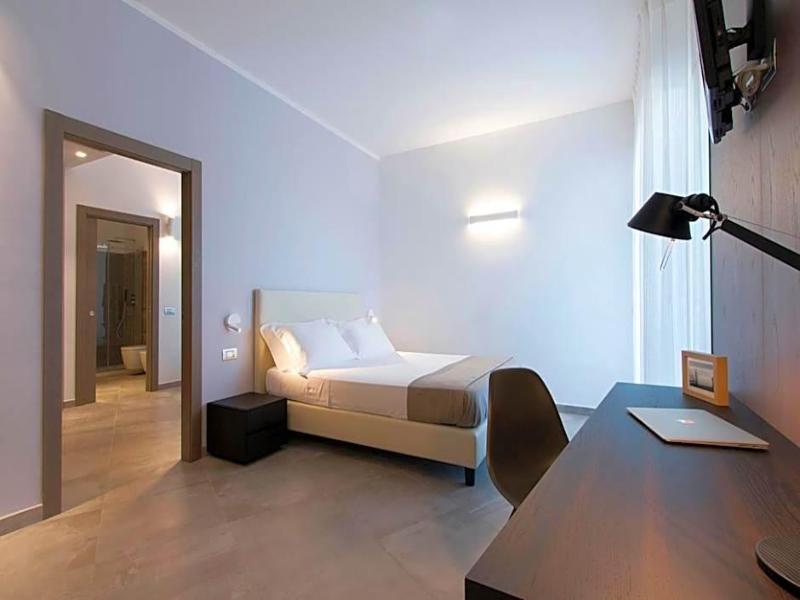 Hotel Eden image
