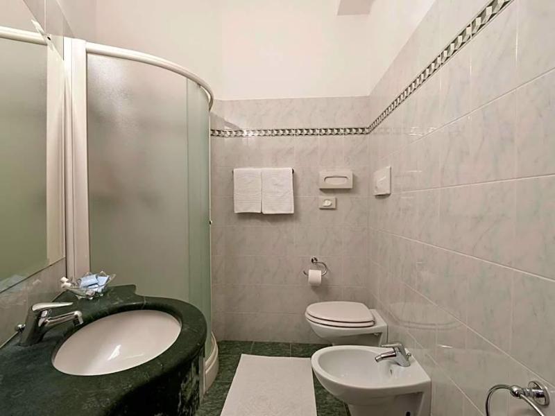 Hotel Eden image