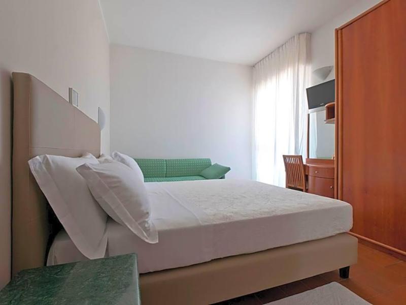 Hotel Eden image