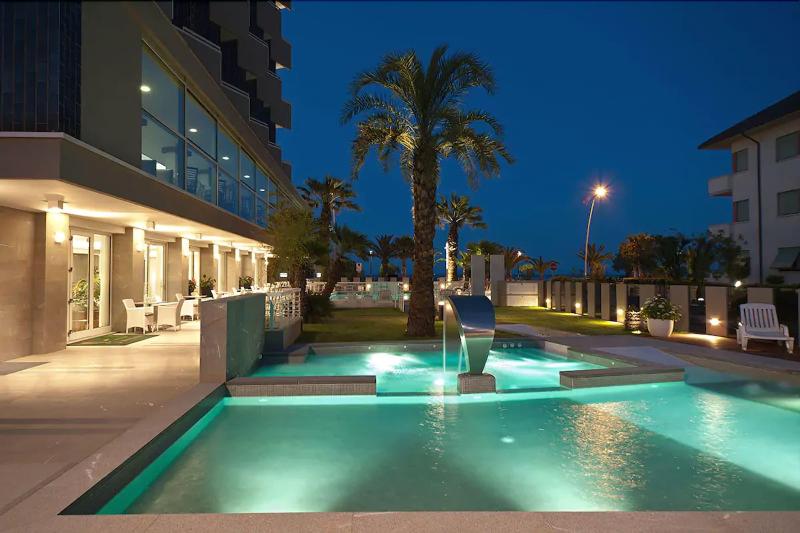 Hotel Eden image