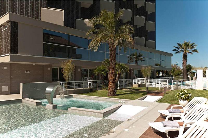 Hotel Eden image