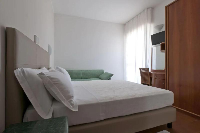 Hotel Eden image