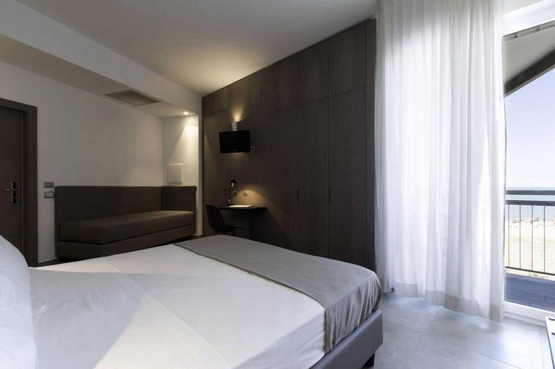 Hotel Eden image