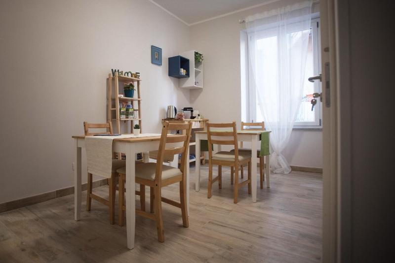 6thLand - Rent Rooms  La Spezia image