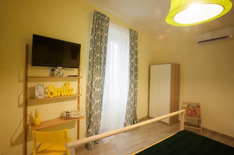 6thLand - Rent Rooms  La Spezia image