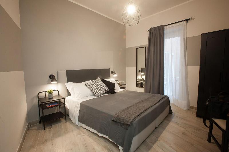 6thLand - Rent Rooms  La Spezia image