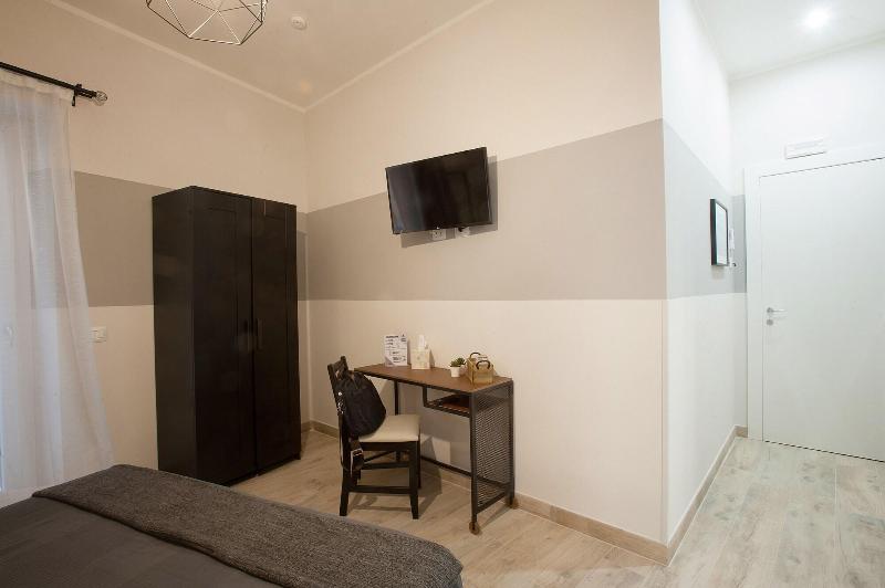 6thLand - Rent Rooms  La Spezia image