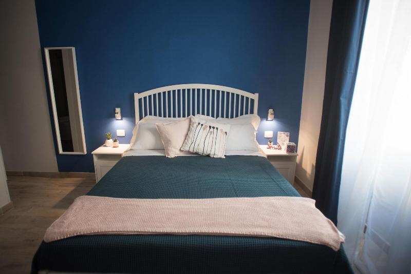6thLand - Rent Rooms  La Spezia image