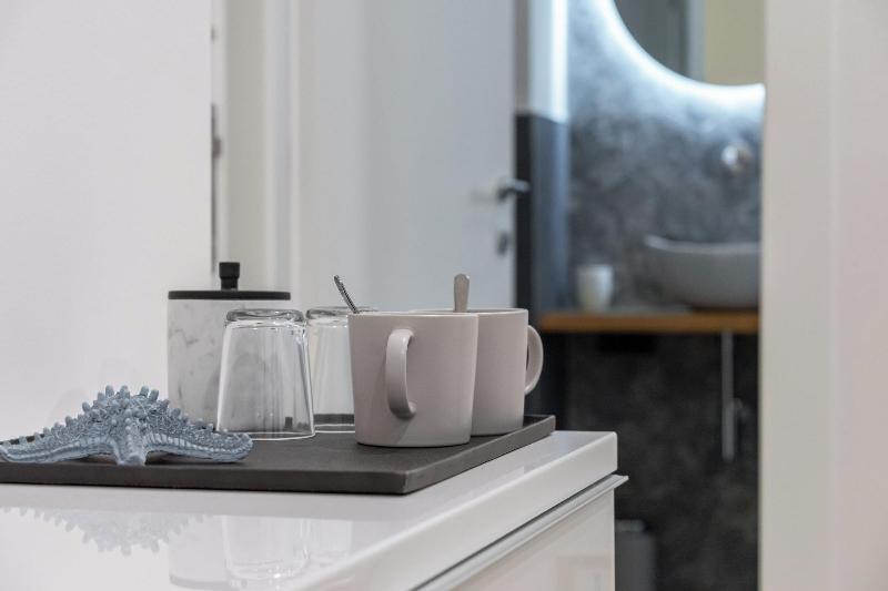 6thLand - Rent Rooms  La Spezia image