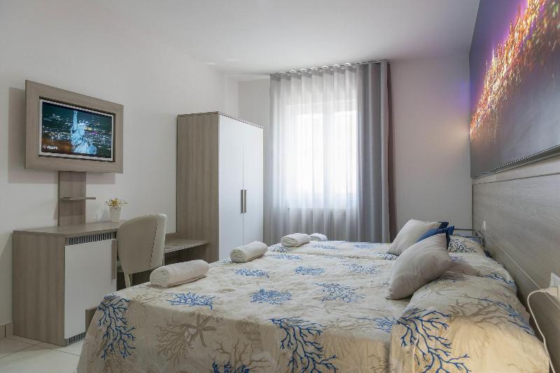 Hotel America image