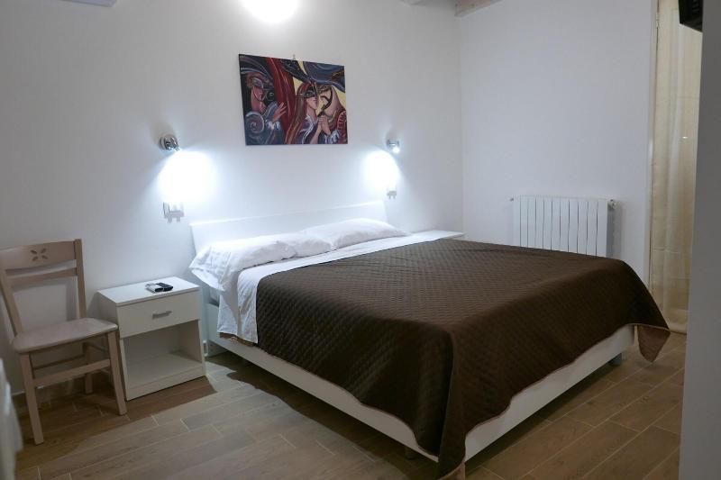 Opera Boutique Rooms image