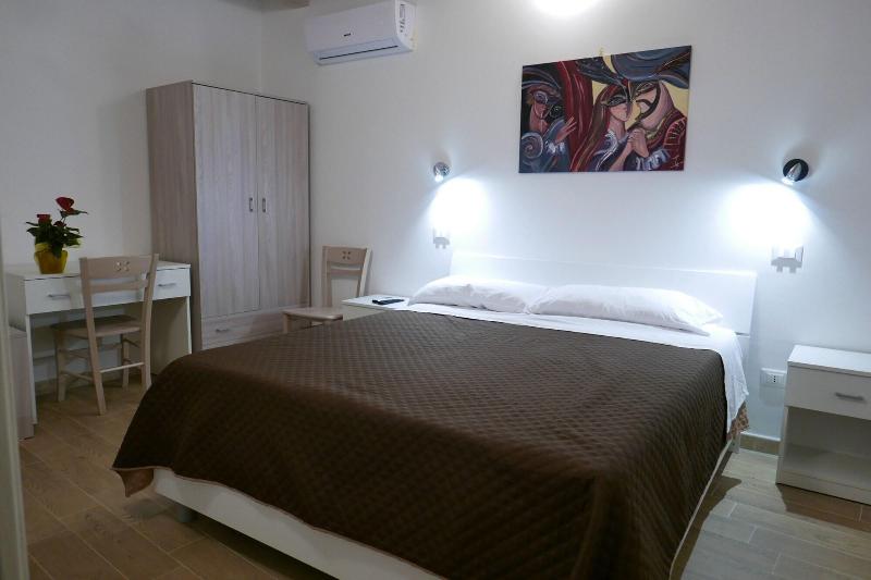 Opera Boutique Rooms image