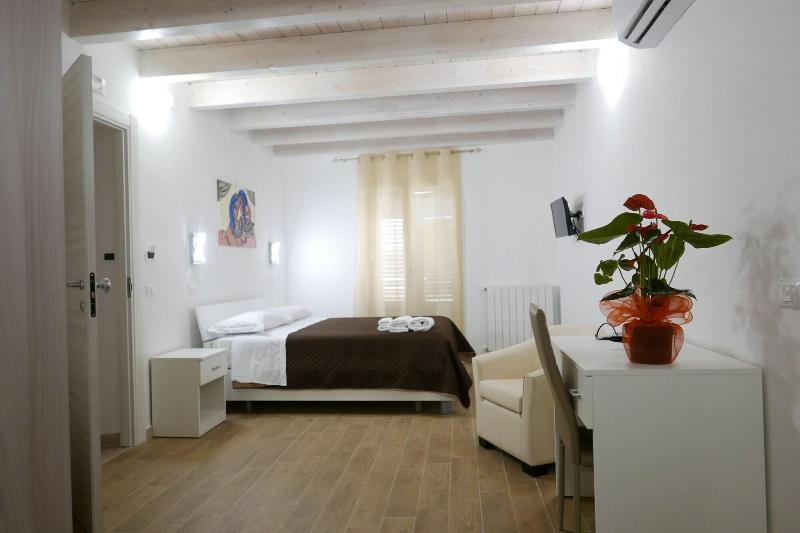 Opera Boutique Rooms image
