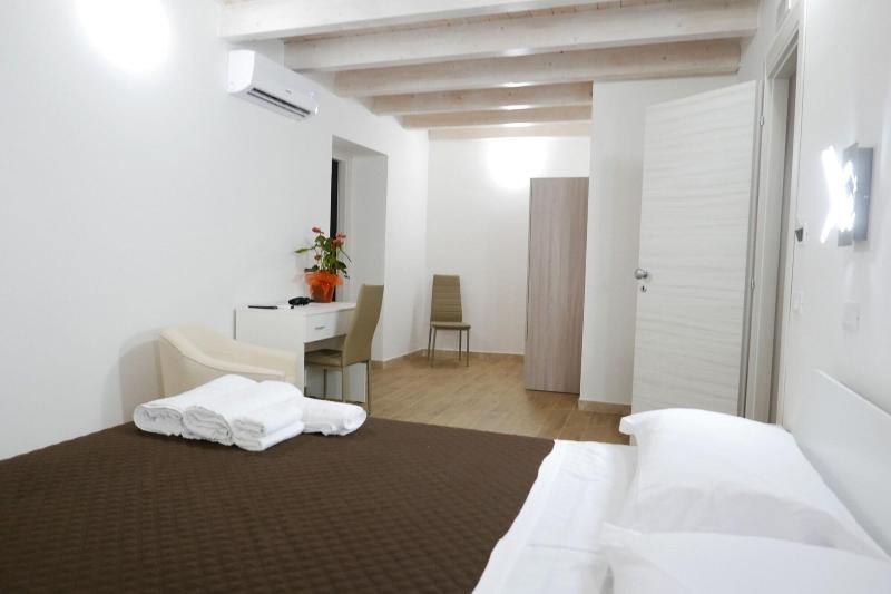 Opera Boutique Rooms image
